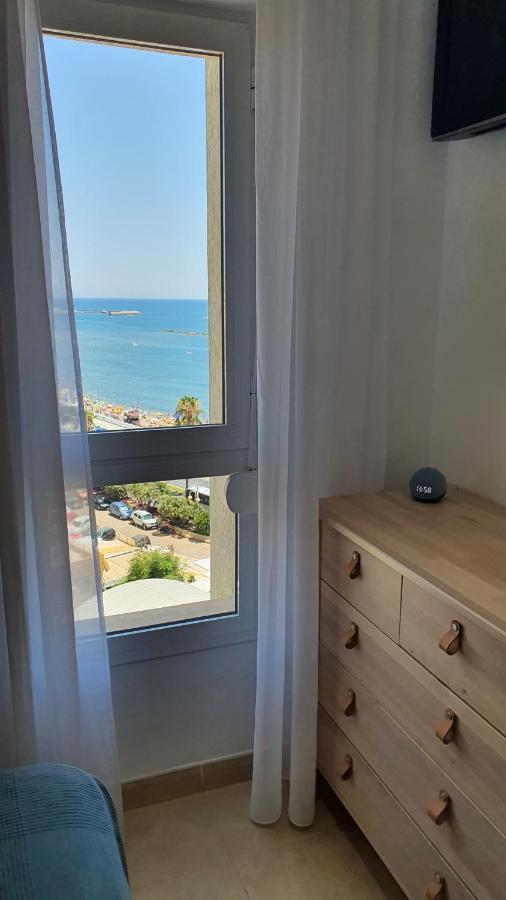 Beachfront-Parque Paloma-Modern-Panoramic Views! เบนัลมาเดนา ภายนอก รูปภาพ