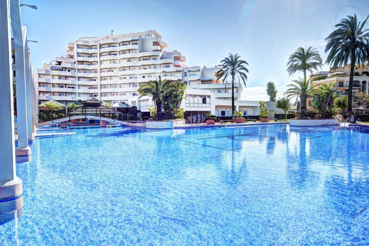 Beachfront-Parque Paloma-Modern-Panoramic Views! เบนัลมาเดนา ภายนอก รูปภาพ